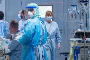 ALERTĂ. 51 de cadre medicale din Mureş, în autoizolare după contacte cu un bărbat pozitiv cu Covid-19!