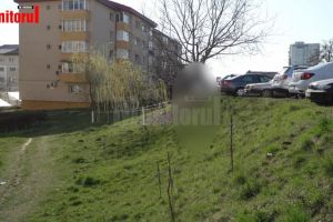 Un bărbat cu mănuşi şi mască pe faţă s-a spânzurat în cartierul Obcini din Suceava