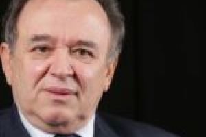 Condamnaţi de unul de-al lor! Medicii nu trebuie să fie nici eroi, nici Dumnezei, dar nici n-au voie să-i părăsească pe bolnavi!