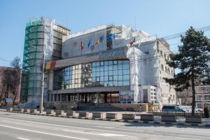 Primăria Suceava a alocat 200.000 de lei pentru acordarea de pachete alimentare şi ajutoare ...
