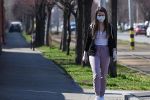 Locuitorii din Maramureş, Iaşi, Galaţi şi Vaslui, OBLIGAŢI să-şi acopere nasul şi gura cu măşti, medicale sau improvizate