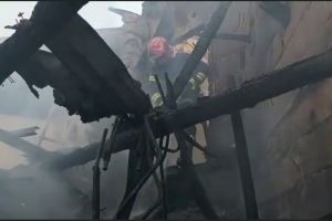INCENDIU VIOLENT în Municipiu! Cinci case, afectate de VÂLVĂTAIE (VIDEO)