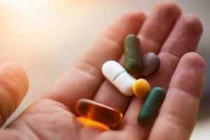 Iata cele patru medicamente vitale cu care sunt trataţi pacienţii cu COVID-19. Unul din ele este folosit si pentru tratarea HIV. Nu se găsesc în farmacii, iar unele costă o avere!