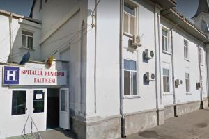 Pavilionul central al Spitalului Fălticeni a fost închis, după ce 44 de cadre medicale au ...