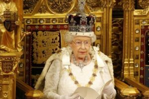 Discurs televizat istoric. Regina a multumit personalului din sistemul sanitar. Regina Elisabeta a II-a: „Vom învinge coronavirusul!” (VIDEO)