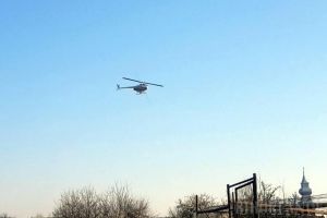 „Ploaie” anti-Covid, în Bihor: Un elicopter a împrăştiat apă oxigenată peste comuna Ineu (VIDEO)