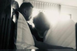 VIDEO Preot filmat agresând sexual un tânăr trimis în carantină la mănăstire: „Ci faci, filmezi? Şterge, şterge, nu-i bine“