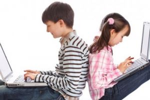 O treime dintre elevii din România nu fac cursuri online