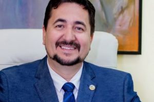 Decani noi la UMFST Târgu-Mureş (1). ”Studenţi de elită pentru medici de elită”, obiectivul lui Ovidiu Cotoi