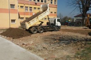 Lucrări la foc automat la Spitalul Mioveni