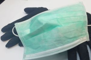 Instituţia Prefectului recomandă cetăţenilor să respecte normele de igienă şi distanţare socială şi să folosească echipamente de protecţie