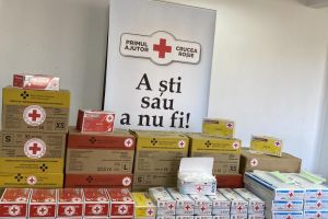 Filiala de Cruce Roşie a Judeţului Alba a distribuit 500 măşti şi 500 perechi mănuşi în comuna Ciuruleasa, focarul de infecţie cu coronavirus din Apuseni