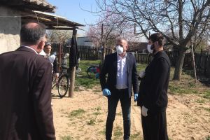 Ajutor pentru cei copleşiţi de griji şi uitaţi de lume