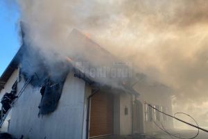 Incendiu la o casă din Ipoteşti