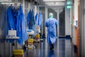 DATE OFICIALE: Trei dintre pacienţii COVID, internaţi la Terapie Intensivă