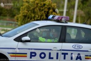 Poliţiştii au aplicat luni peste 6.500 de amenzi pentru nerespectarea restricţiilor de circulaţie şi au întocmit 11 dosare penale privind zădărnicirea combaterii bolilor.