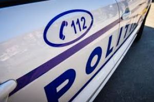 Tânără fugită din izolare, găsită în maşină cu doi bărbaţi. Soţul său a sunat la 112