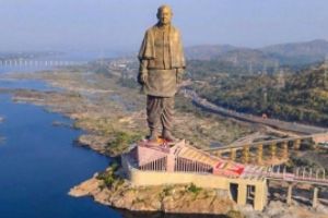 Tentativă de fraudă halucinantă în India: Un bărbat a încercat să vândă online cea mai mare statuie din lume 'în scop caritabil'