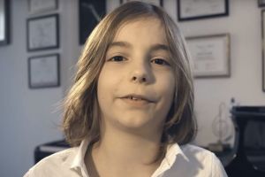 „Valsul Izolării” compus de un pianist grec în vârstă de 7 ani