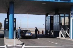 Angajaţi ai unei firmei de pompe funebre, care transportau din Italia patru persoane decedate, cercetaţi penal pentru că au minţit în vama Cenad