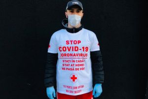 O nouă provocare pe Facebook: Cumpără un coş de produse, de 50 de lei, pentru o persoană ...