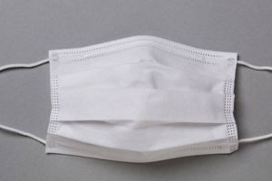 Încă o localitate din Timiş instituie obligativitatea purtării măştilor pe stradă. Locuitorii le vor primi gratuit de la primărie