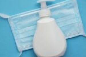 Echipamente de protecţie împărţite localnicilor din comuna Coronini