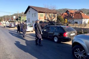 ROMII DIN TABACI, AMENDAŢI ŞI PUŞI SĂ DEA CU MĂTURA