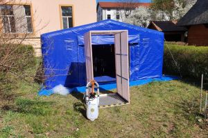ULBS a donat Spitalului Judeţean o staţie pentru decontaminare – Medicii o folosesc când ies din „zona roşie”