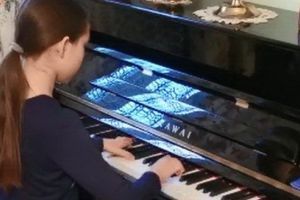 VIDEO: Mureşenii stau acasă: ”Cântec de mângâiere” interpretat de Hariclea Cordoş