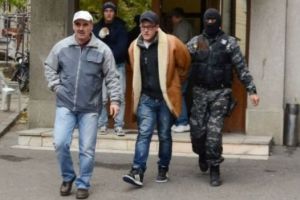 Un criminal îşi omoară timpul cu 200 de procese pentru a întâlni fete în instanţă