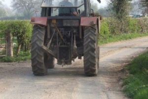 Sibian aproape în comă alcoolică la volanul unui tractor – Alcoolemie de 2,66