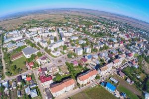 Trei persoane infectate cu COVID-19, dintre care una a decedat, la Siret
