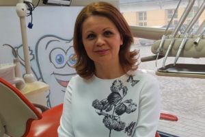 Decani noi la UMFST Târgu-Mureş (3). Excelenţa în educaţie şi cercetare susţinută de Cristina Bica