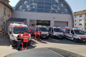 VIDEO – Moment de reculegere la Sibiu în memoria ambulanţierului răpus de coronavirus