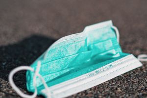 Toţi ARĂDENII ar putea primi GRATUIT mănuşi şi MĂȘTI, achiziţionate din banii alocaţi pentru evenimente