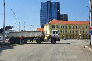 FOTO: Lucrări în două zone din Sibiu – Se repară străzile