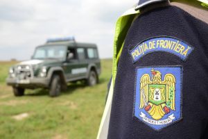 Fuga de carantină: Venit din Austria, un bihorean de 20 de ani a reuşit să treacă graniţa pe fâşie, dar a fost prins de grăniceri în Santău Mic