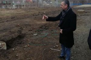 Investiţie într-o comună din Botoşani, în plină pandemie de COVID-19. Bănci de peste 10.000 de euro, plătite unui fost angajat al primăriei
