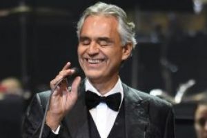 Coronavirus: Andrea Bocelli va cânta în duminica Paştelui catolic la Domul din Milano, fără spectatori