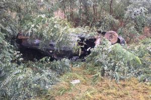 FOTO. Accident la Apa. Și-a distrus maşina şi a plecat…