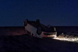 FOTO Accident la Botoşani! Maşină pe cupolă, după ce şoferul a evitat o căprioară