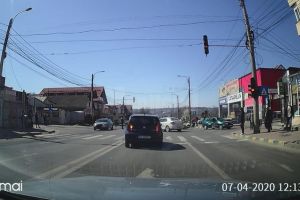 Tânăr de 27 de ani, motociclist, rănit de un şofer de 74 de ani, care nu i-a acordat prioritate