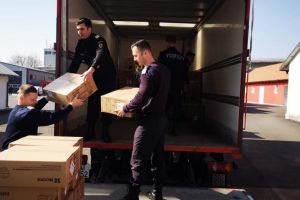 O nouă serie de echipamente pentru BN: 2.920 de combinezoane şi 33.300 de măşti. Unde vor ajunge