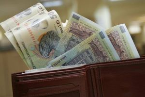Femeie jefuită de doi indivizi pe o stradă din municipiul Botoşani. Hoţii, amendaţi pentru că au încălcat ordonanţele militare