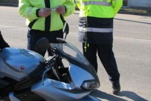 Ziua mopediştilor – Dosare penale pentru doi sibieni prinşi la plimbare fără permis