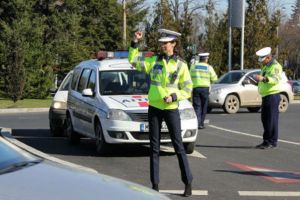 Sute de persoane au fost verificate de poliţişti. Ce sancţiuni s-au dat?