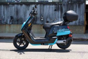 Baia Mare: Tânăr surprins pe Școlii cu un moped şi fără să deţină permis de conducere