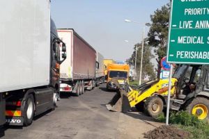 Culoar verde pentru vehiculele care transportă medicamente şi echipamente de protecţie în vămile Moraviţa şi Nădlac 2, pe timpul pandemiei de coronavirus