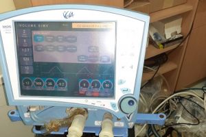 Șase ventilatoare pentru terapie intensivă, recondiţionate de specialişti de la Universitatea Politehnica Timişoara, vor fi folosite în lupta cu COVID-19